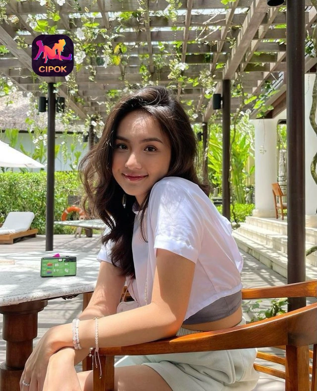 Bella Ramadhani Mengulas Cipok Terbaru