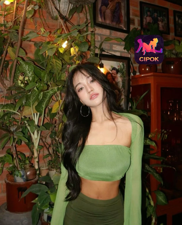 Cahya Anggraini cipok