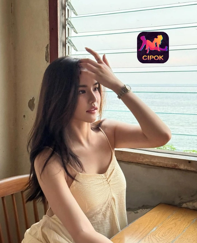Karina Anggraini Cantik Menawan di Cipok