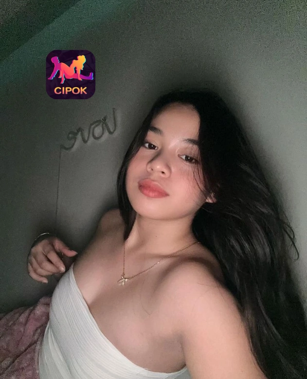 Karina Anggraini Cantik Menawan di Cipok