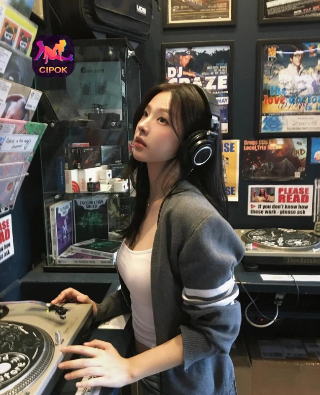 Meylani Santika Hadir di Cipok Live