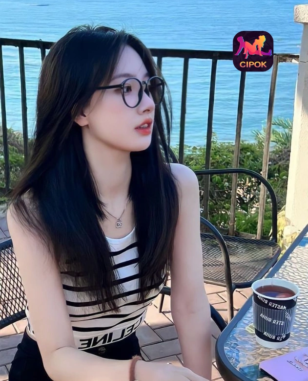 Qania Prameswari Menikmati Cipok Live