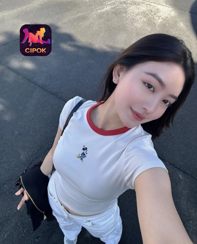 Sinta Kartikasari Stunning di Cipok