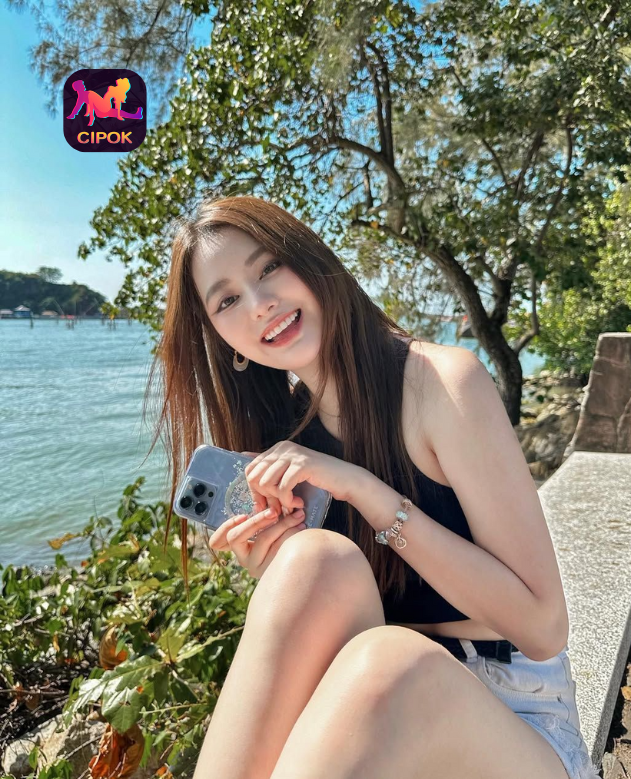 Utari Amalia Ungkap Rahasia Cipok Live