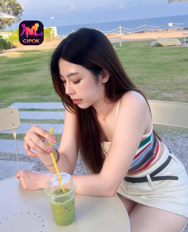 Utari Amalia Ungkap Rahasia Cipok Live