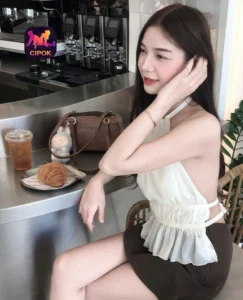 Read more about the article Wina Kartikasari Review Aplikasi Cipok